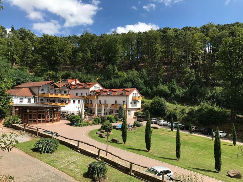 Schlosshotel Landstuhl Exteriör bild